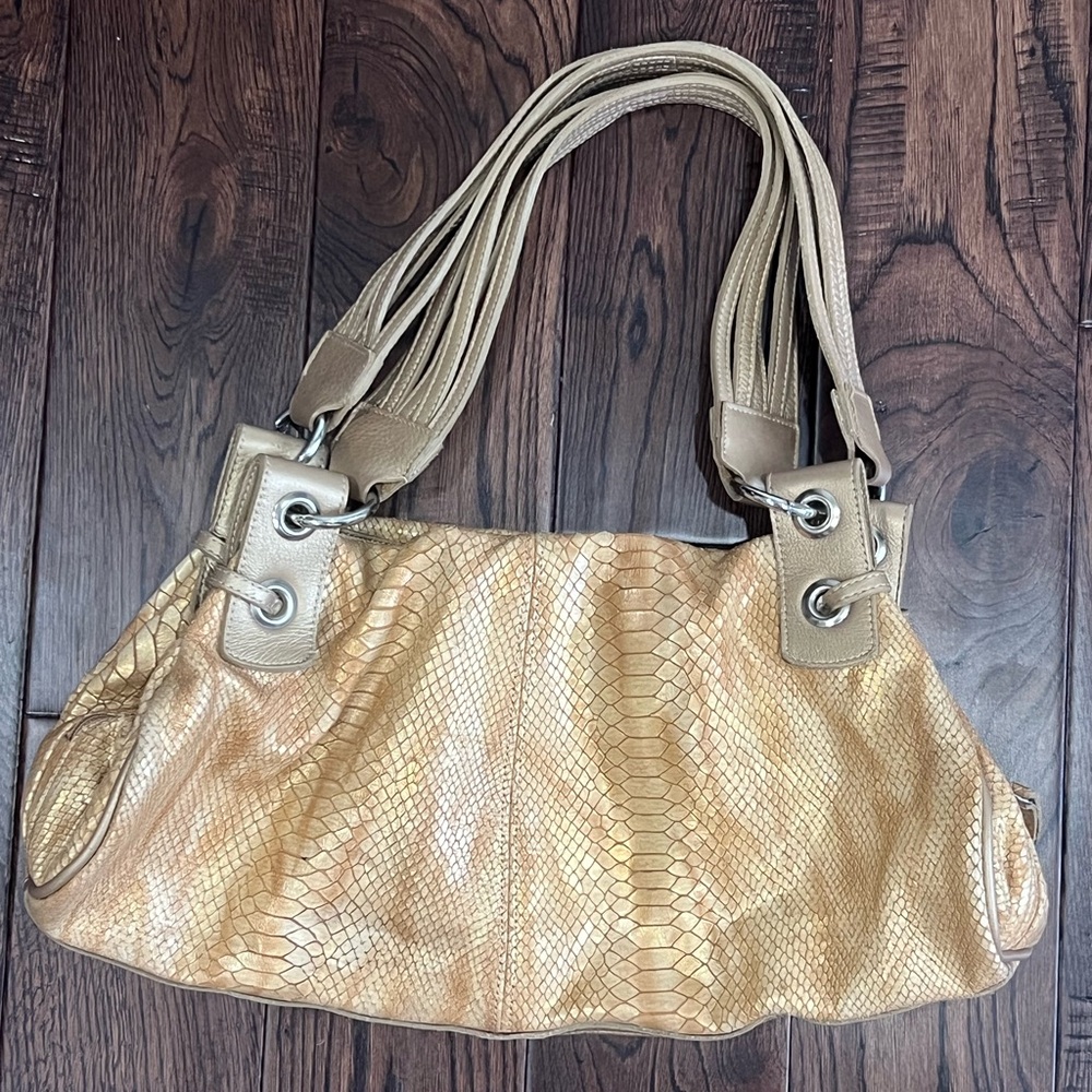 Elegant Tan Leather Handbag
